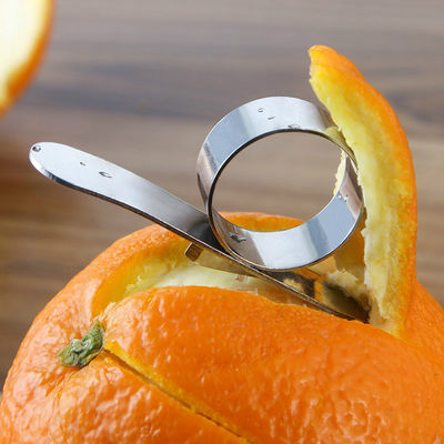 430 สแตนเลสวงแหวนขนาดเล็ก เครื่องเปลือกผลไม้ครัว Gadget คู่มือ Orange Peeler Sliver